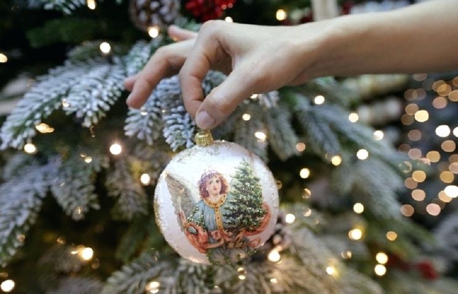 russian-christmas-traditions-russian-christmas-traditional-gifts.jpg